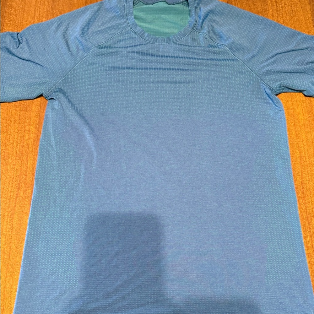 Men’s Lululemon Metal Vent Tech short sleeve